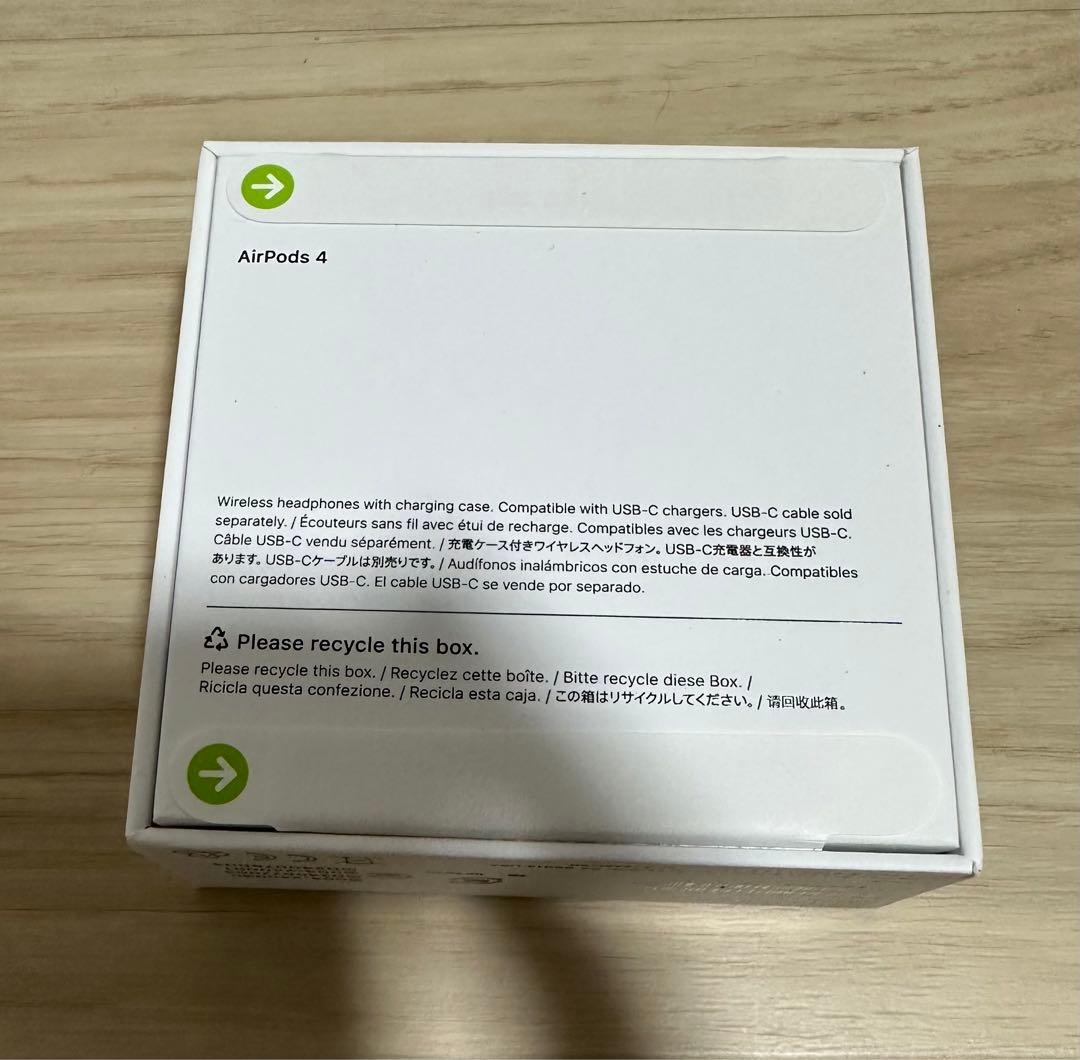 Apple AirPods 4 本体 充電ケース付き