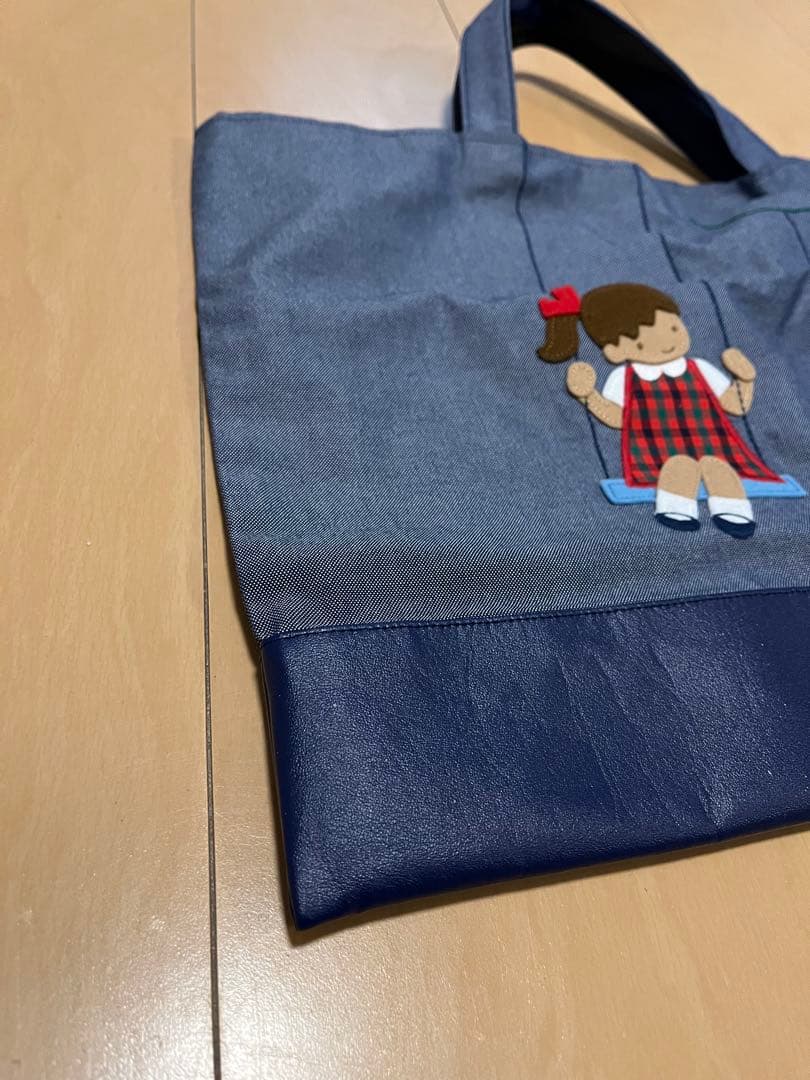 美品　ファミリア　デニムバッグ　女の子　ブランコ　くま
