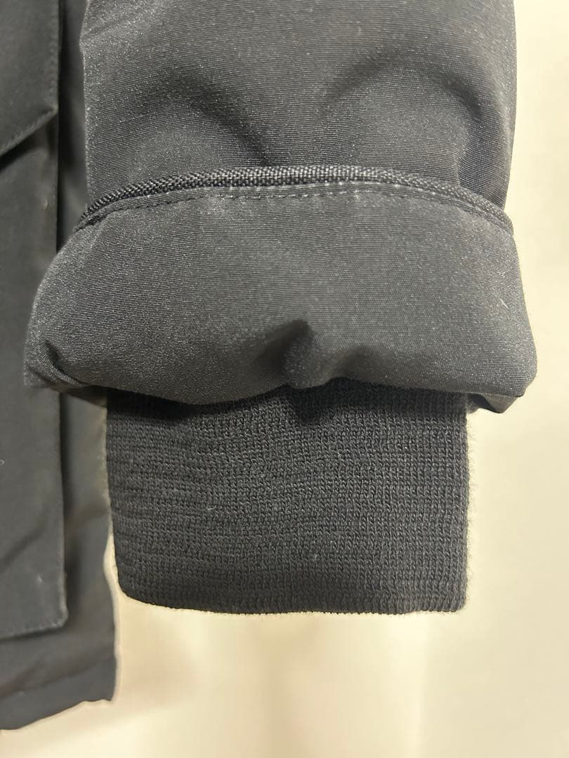 カナダグース   ブラック ダウンジャケット S/P