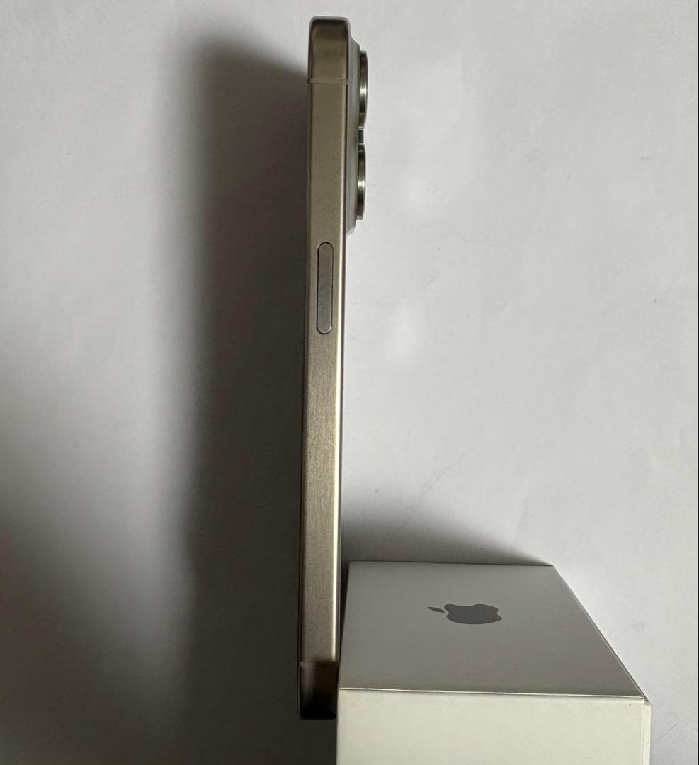 【週末特価】Apple iPhone15Pro ナチュラルチタニウム 本体