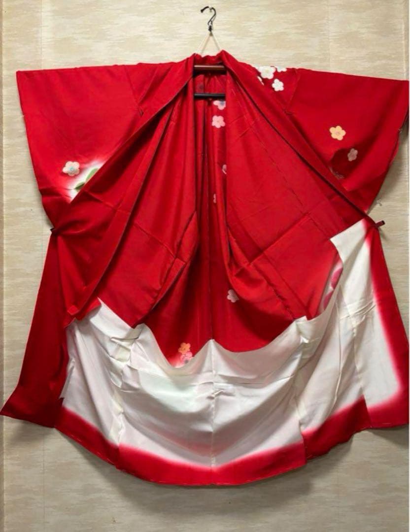 七五三　四ツ身女の子着物　正絹　仮絵羽　友禅　鮮やか赤　梅　可愛いうさぎ柄