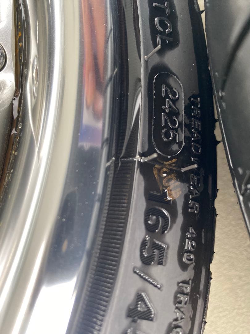 シャレン　15インチ　4穴　ほぼ新品タイヤ付き