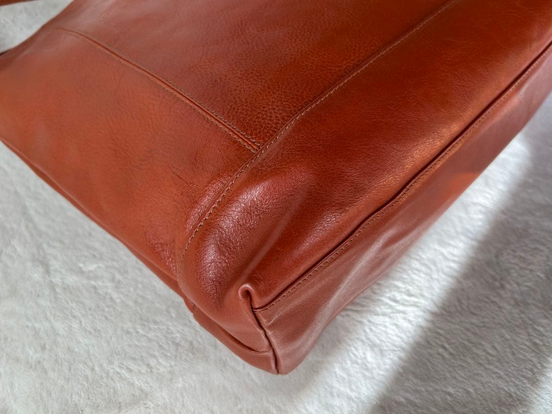 るみIL BISONTE レザーショルダートートバッグ キャメル