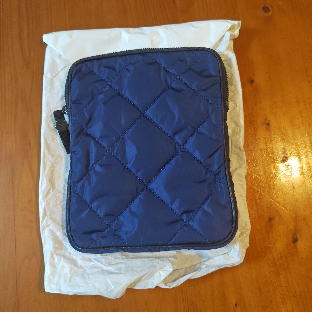 モンクレール　タブレットケース