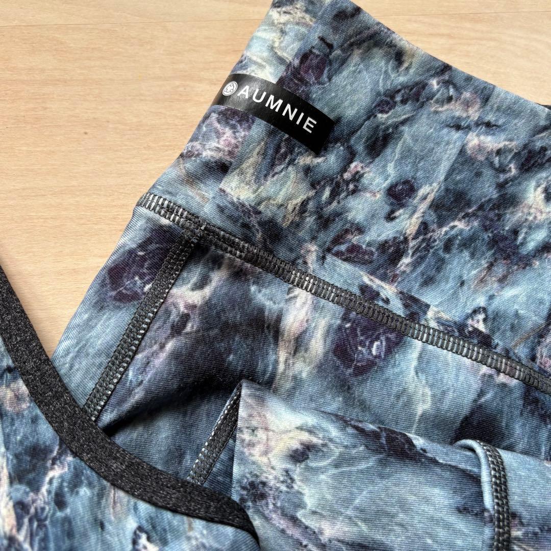 【極美品】AUMNIEアムニー トップス レギンス 上下セットブルー