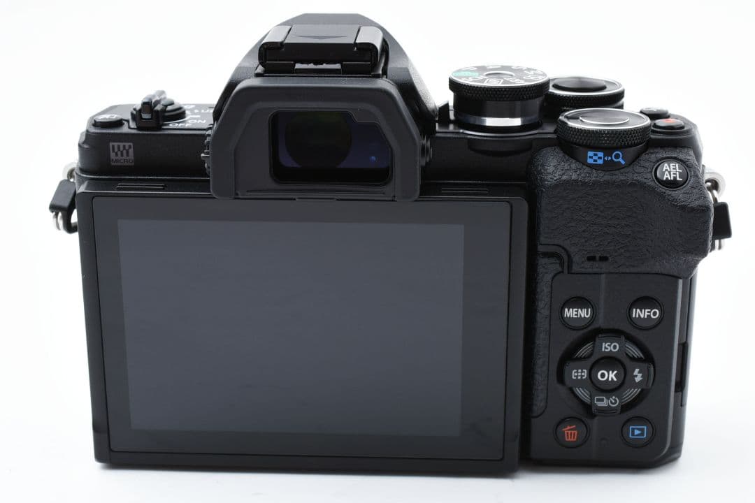 ■ほぼ新品■ OLYMPUS OM-D E-M10 MarkIV