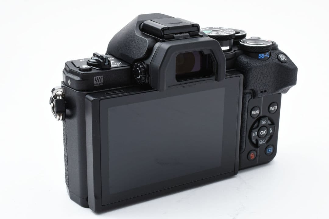 ■ほぼ新品■ OLYMPUS OM-D E-M10 MarkIV