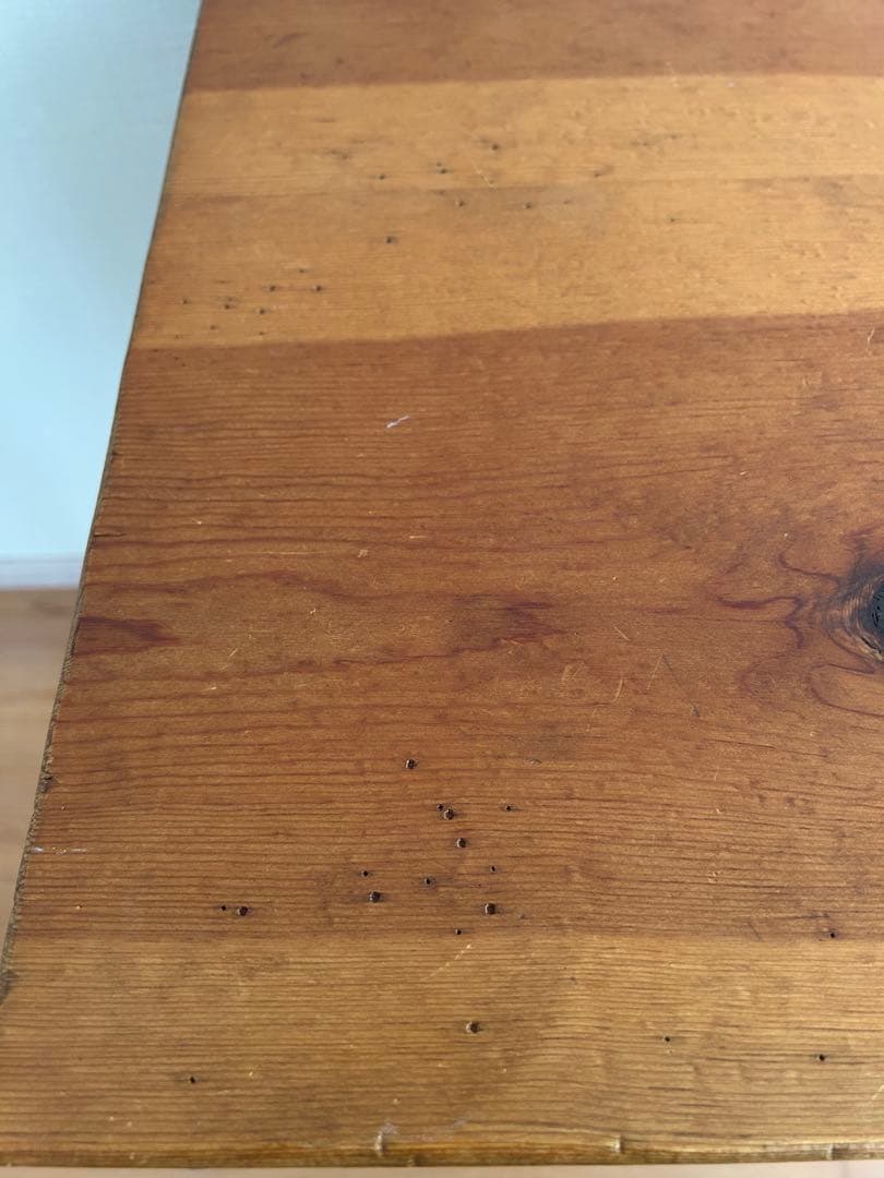 アイアンと木製の机　デスク