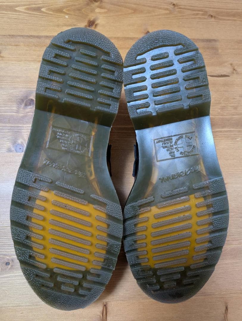 断捨離DR. MARTENSタッセル付き黒ローファー