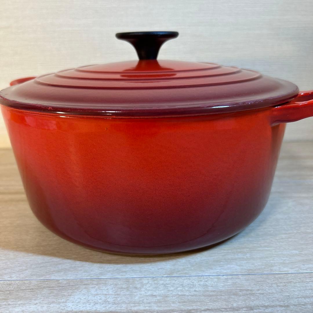 ルクルーゼ　ココットロンド　24cm チェリーレッド　両手鍋　鍋