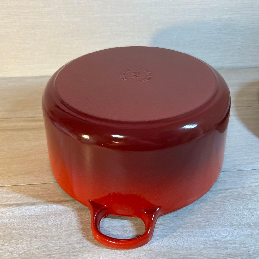 ルクルーゼ　ココットロンド　24cm チェリーレッド　両手鍋　鍋