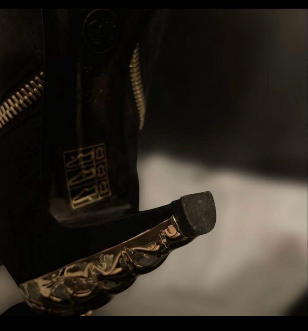 CHANEL ブラック スエード ブーティ