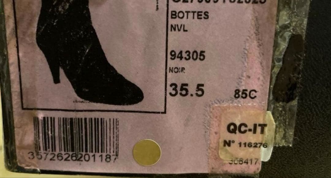 CHANEL ブラック スエード ブーティ