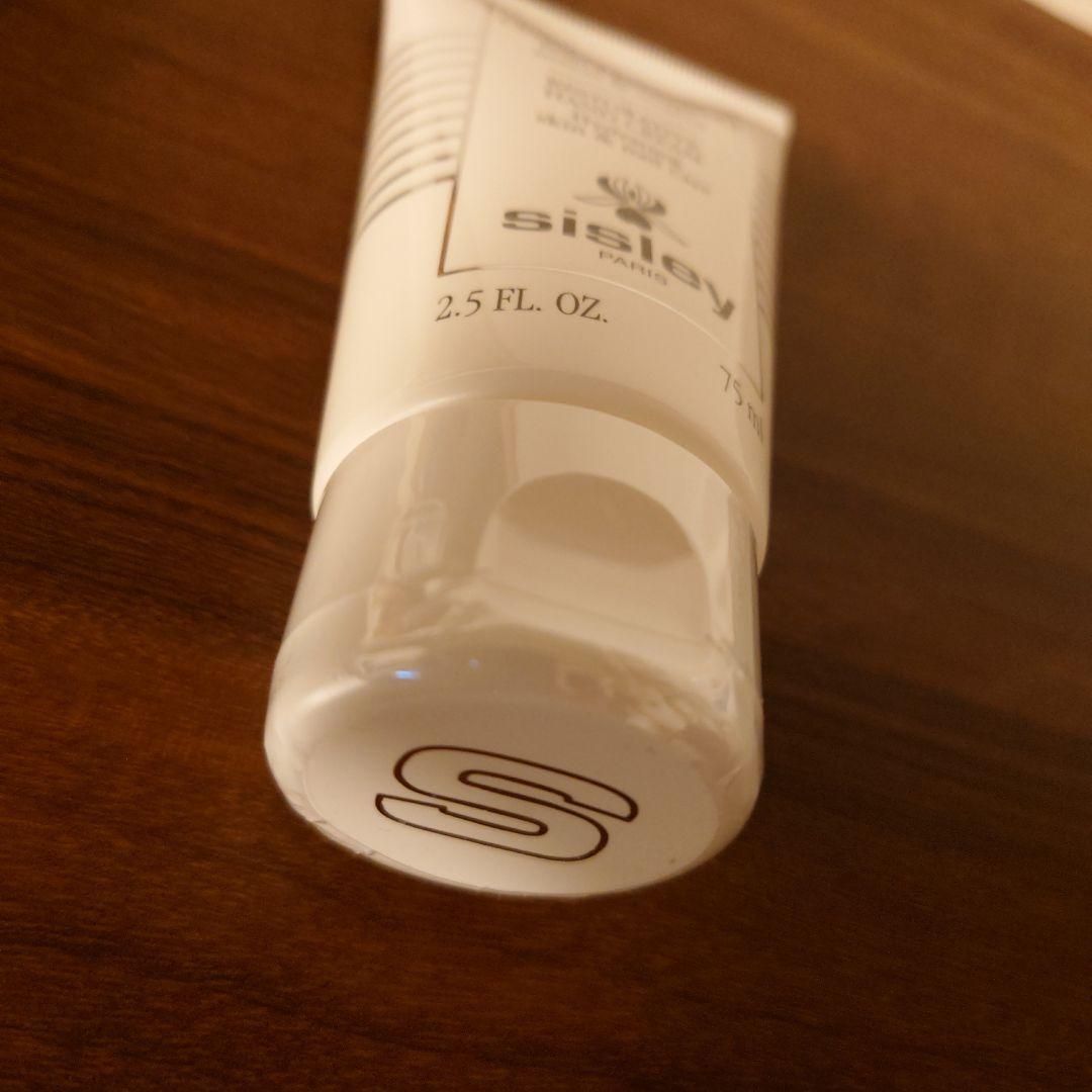Sisley ハンドクリーム 75ml【新品•未使用•未開封】新着！