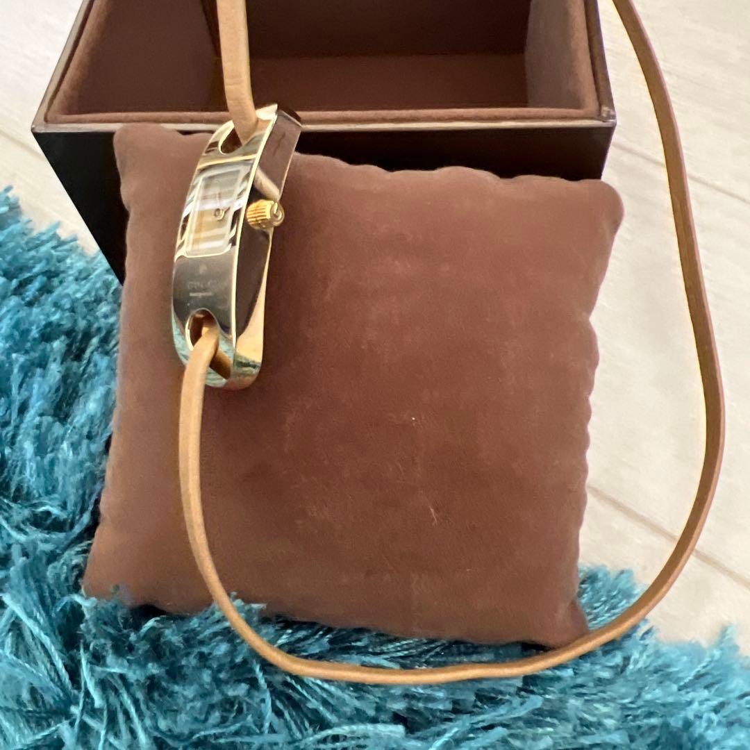 GUCCI ゴールド ブレスレットウォッチ