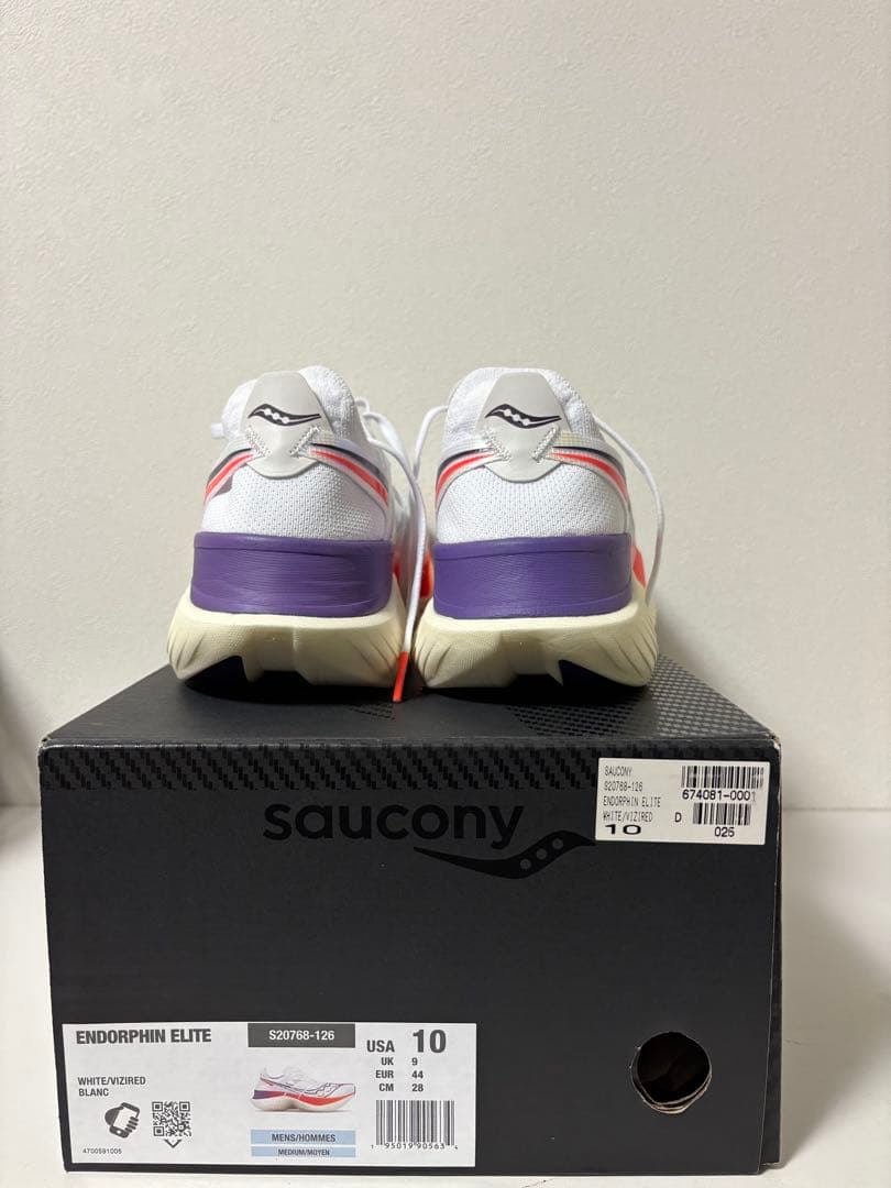 未使用品！　サッカニー　saucony エンドルフィンエリート 28.0㎝