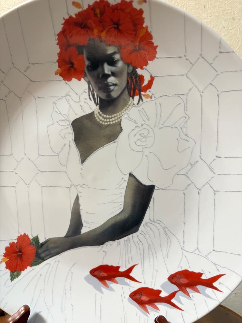 【新品】カリブ女性が描かれた希少アートプレート 30cm × 2枚セット