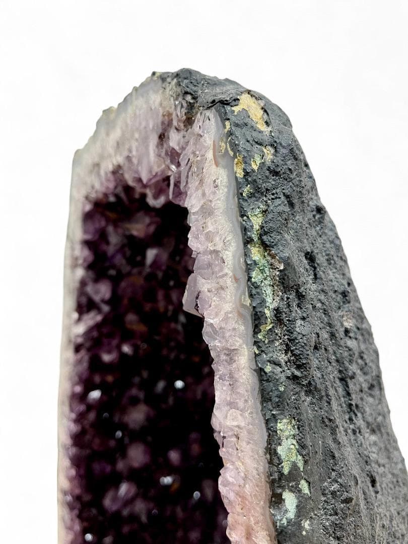 稀少鉱物 カコクセナイト内包（レインボー発色）アメジストドーム 約60cm