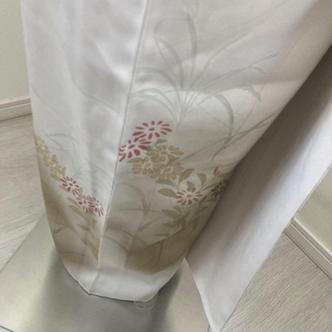 新品　訪問着　菊淡いグレージュ身幅L L ゆったり　金彩　骨格ウェーブ　上品