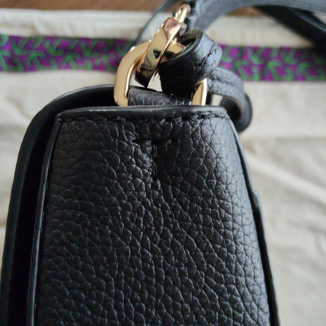 Tory Burch 黒 レザー ショルダーバッグ タッセル付き
