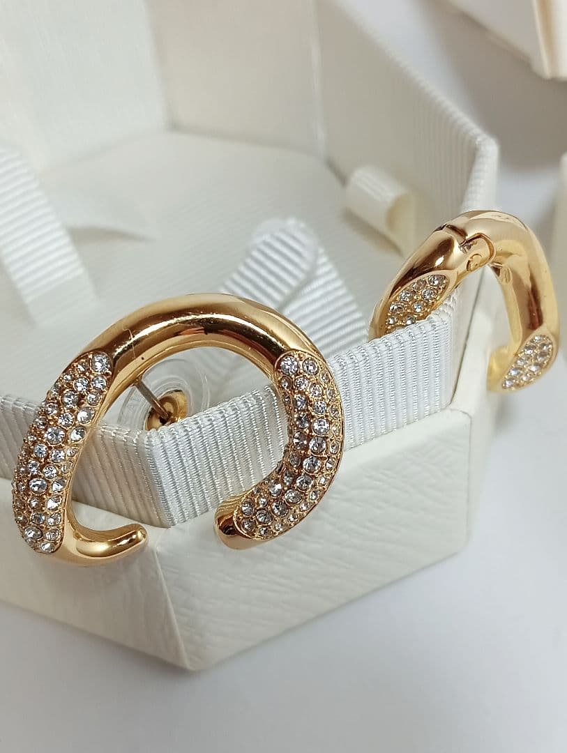 スワロフスキー　デクステラ　イヤーカフセット　ピアス　5615734　ゴールド