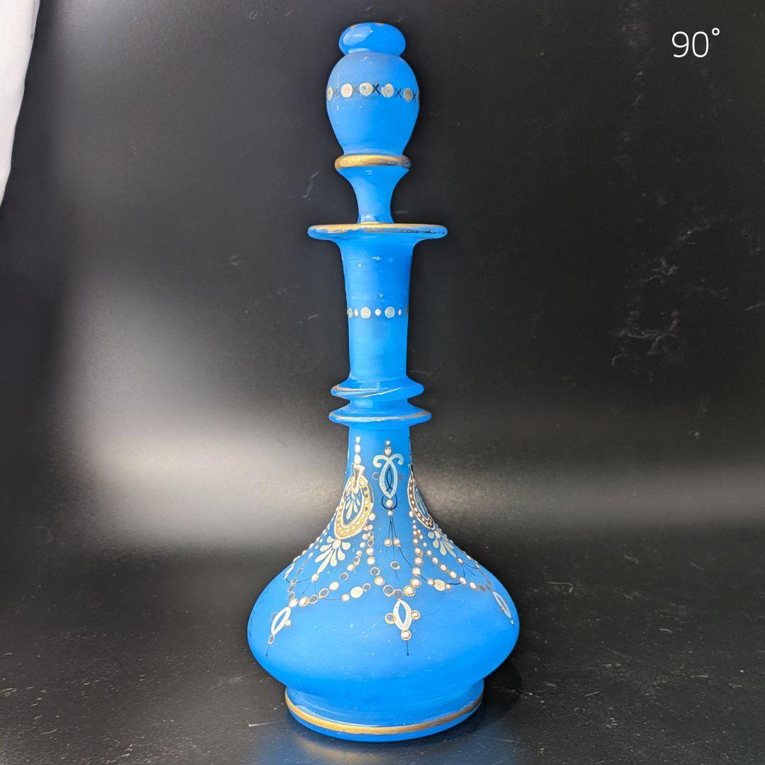オールドバカラ 青オパーリンガラス 大型香水瓶 エナメル＆金彩ジュエル紋