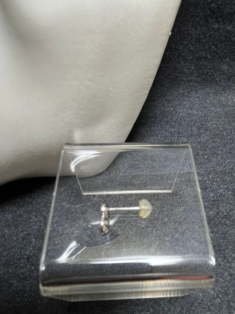 pt900ダイヤモンド片耳ピアス