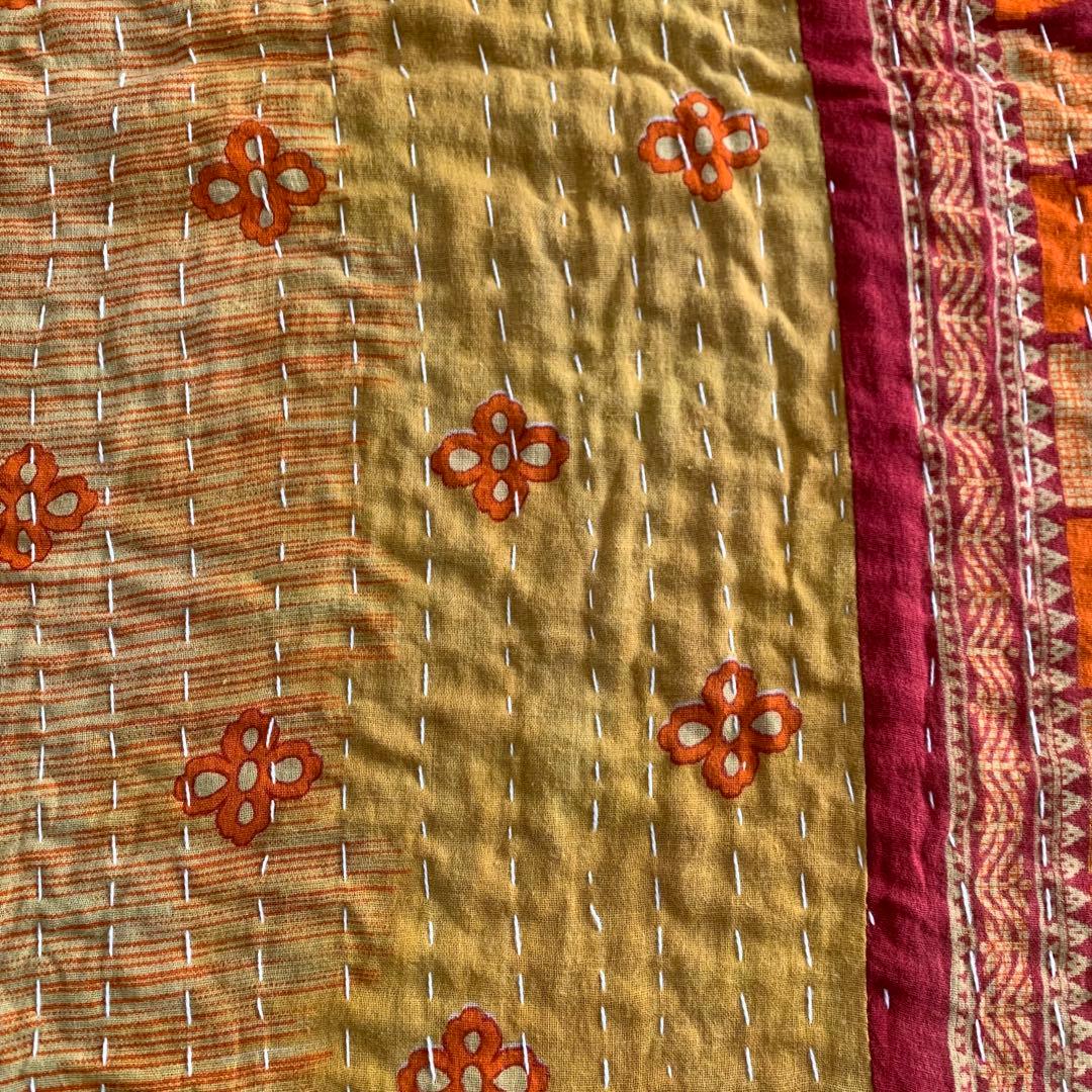 ビンテージカンタキルト● 花柄・幾何学模様 テーブルカバー・ベッドカバー