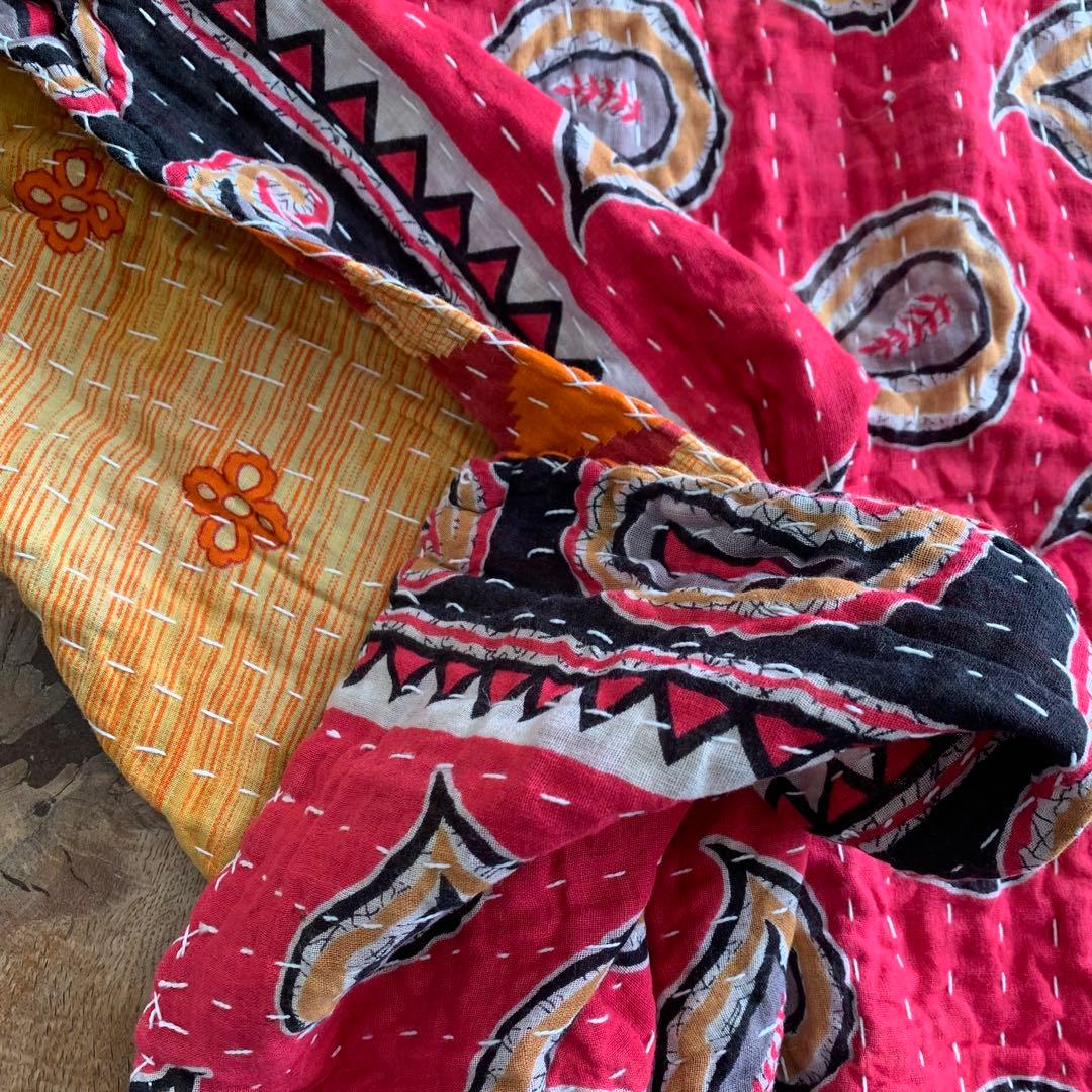 ビンテージカンタキルト● 花柄・幾何学模様 テーブルカバー・ベッドカバー