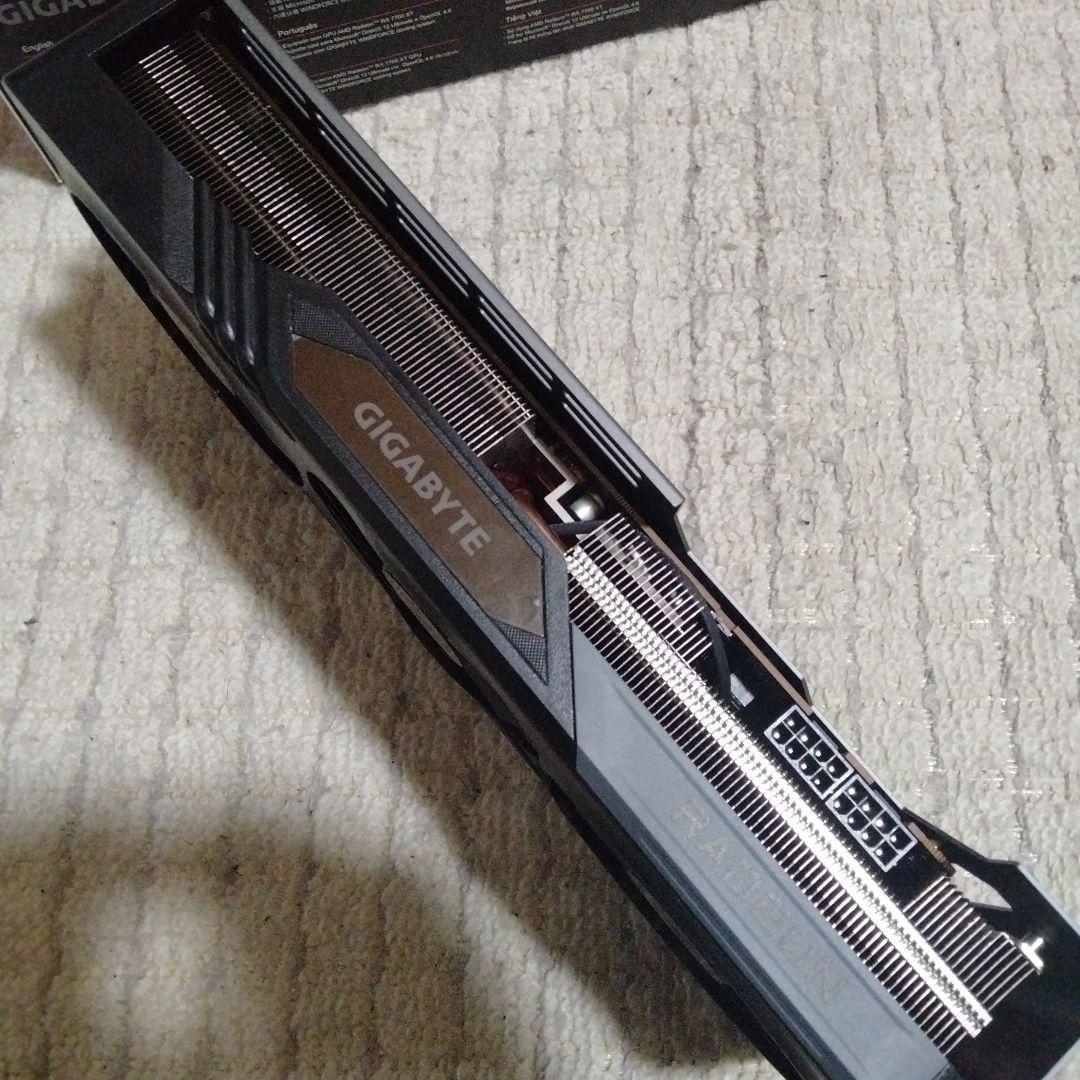 【美品】GIGABYTE Radeon RX 7700 XT OC 12GB