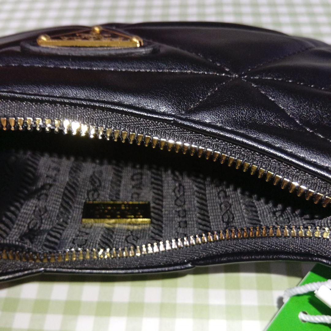 PRADA ブラックショルダーバッグ キルティング　ノベルティ