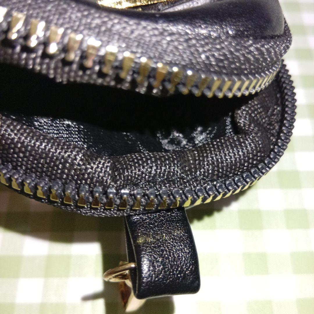 PRADA ブラックショルダーバッグ キルティング　ノベルティ