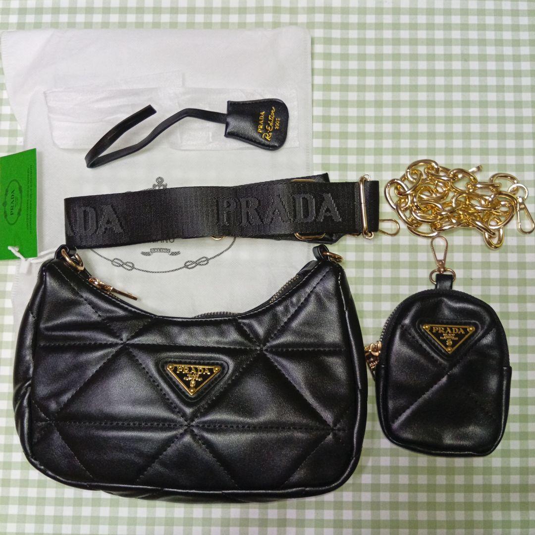 PRADA ブラックショルダーバッグ キルティング　ノベルティ