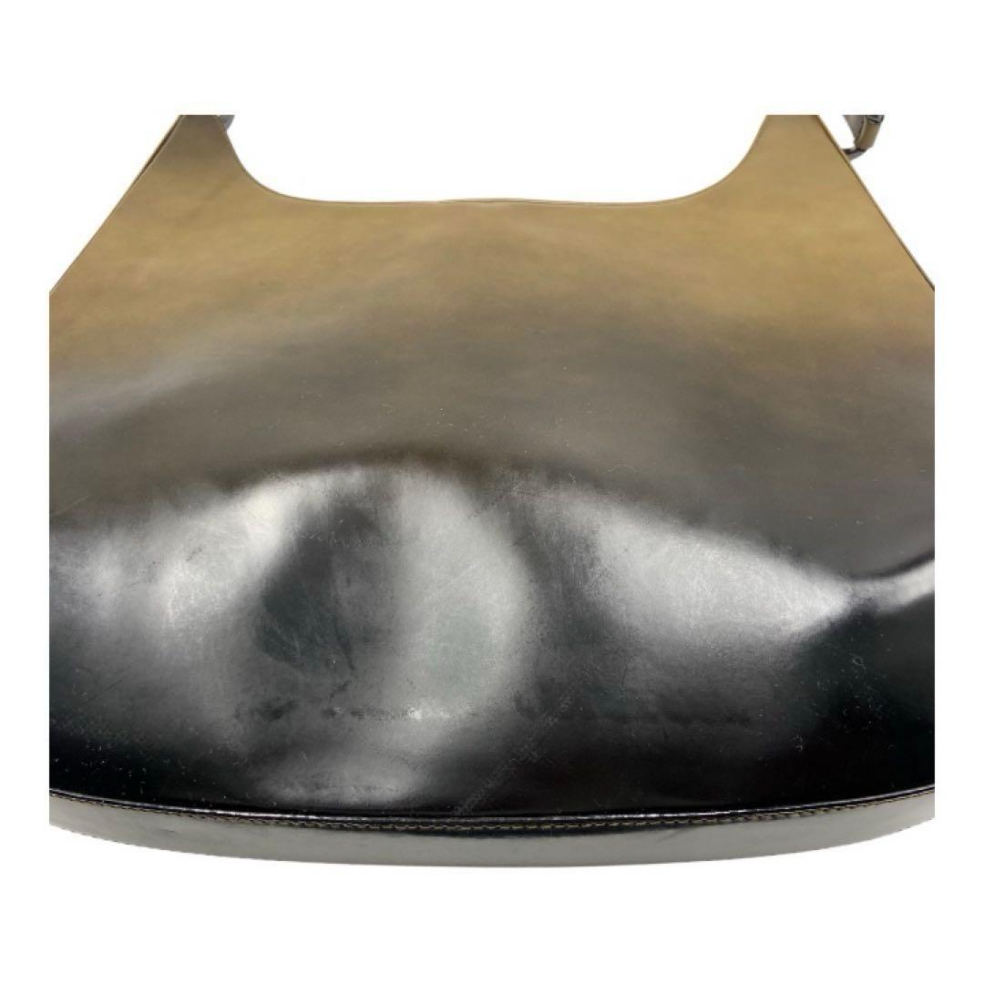 サルヴァトーレフェラガモ ガンチーニ エナメルグラデーションワンショルダーバッグ