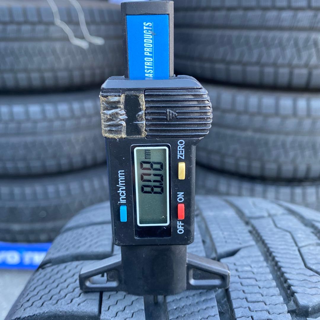 中古バリ溝トーヨースタッドレスセット215/65R16 30系アルファード等