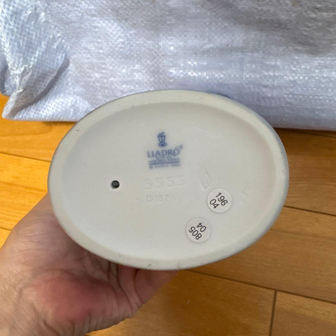 リヤドロフィギュア 花の装飾付き