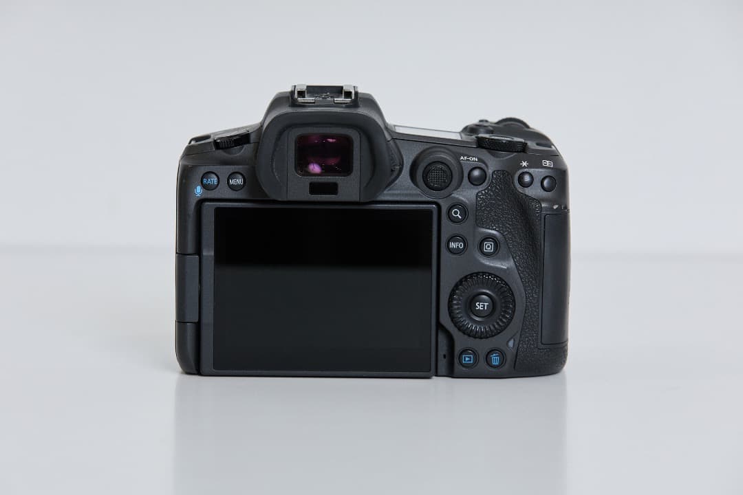 Canon EOS R5 ミラーレスカメラ ボディ　キヤノン カメラ　元箱付き