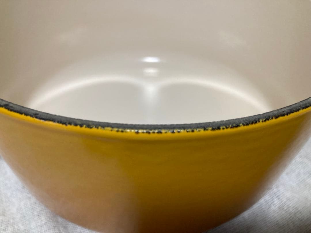 ル・クルーゼ　ココットロンド　18㎝　イエロー系　美品です