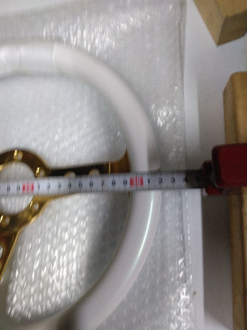 ホワイト/ゴールド 3スポーク ステアリングホイール新古品です。8さん専用です。