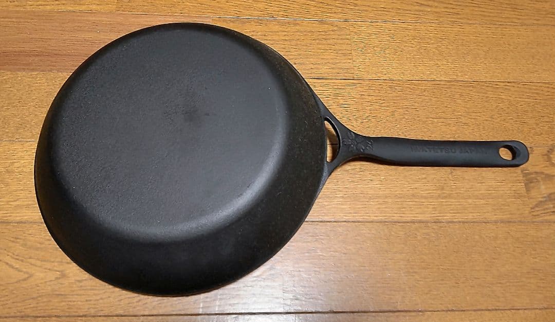 焦げつきにくい鉄製フライパン
