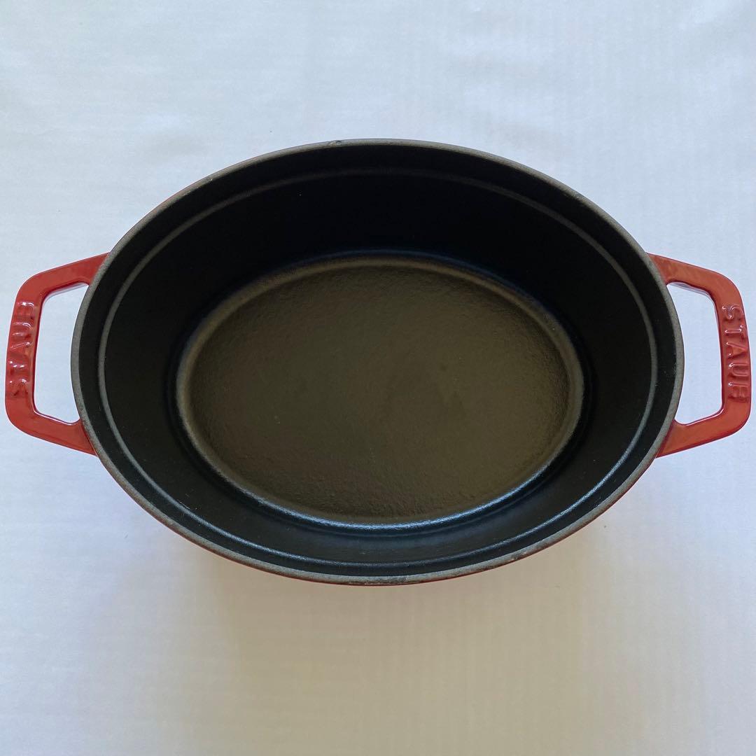 LA COCOTTE　STAUB　オーバル　楕円型　両手鍋　レッド　23cm
