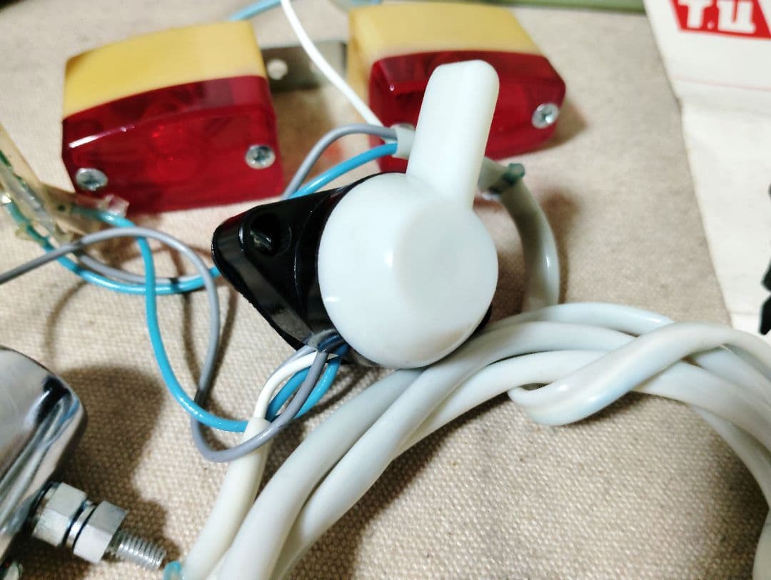 稀少 新品 TUフラッシャー 方向指示器 フラッシャー自転車