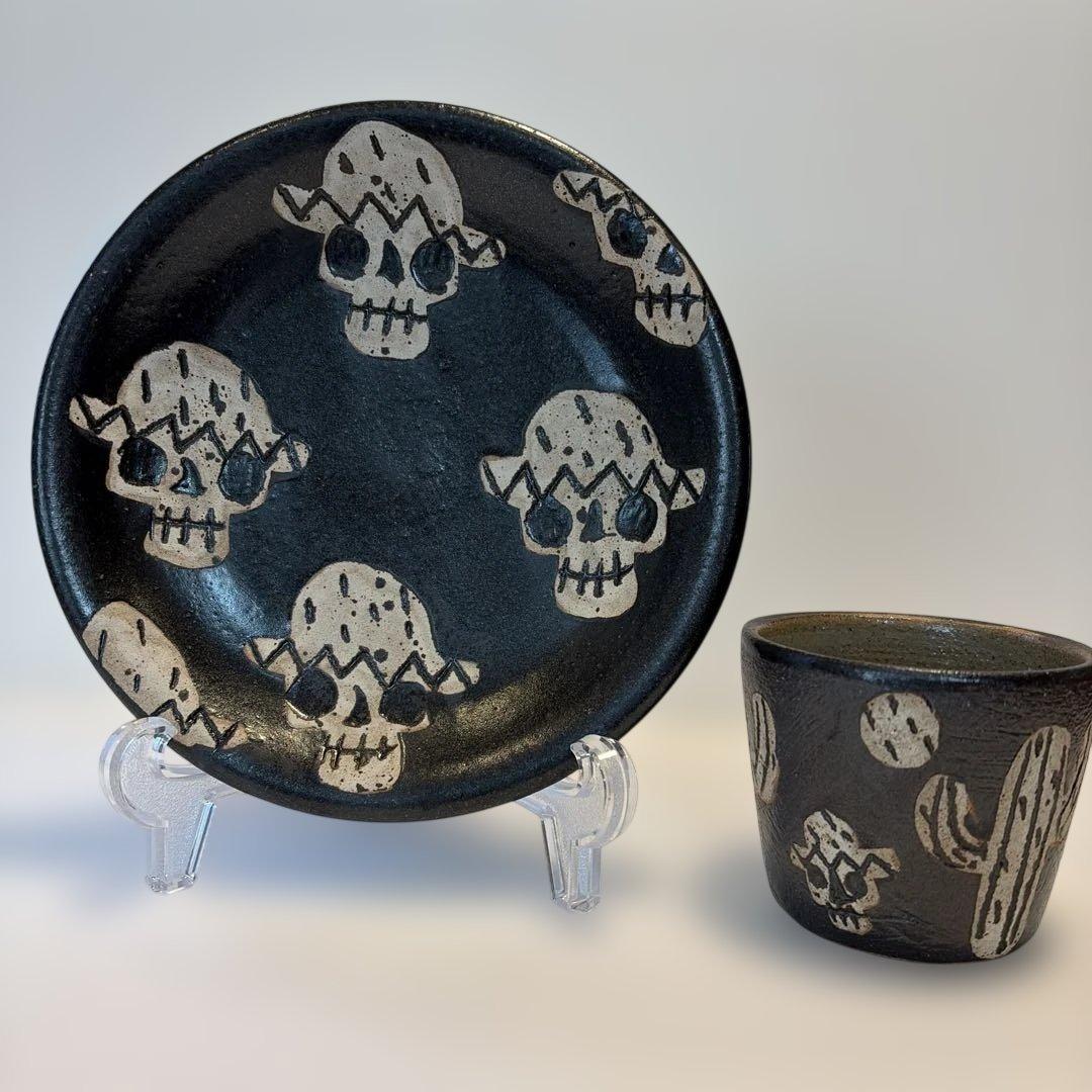 工房十鶴　ドクロとサボテン　カップと皿