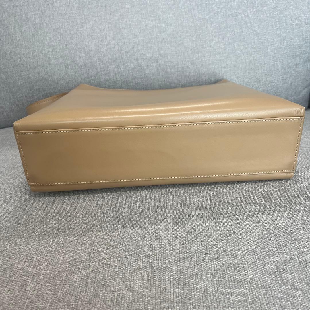 サルバトーレ フェラガモ ショルダーバッグ ベージュ