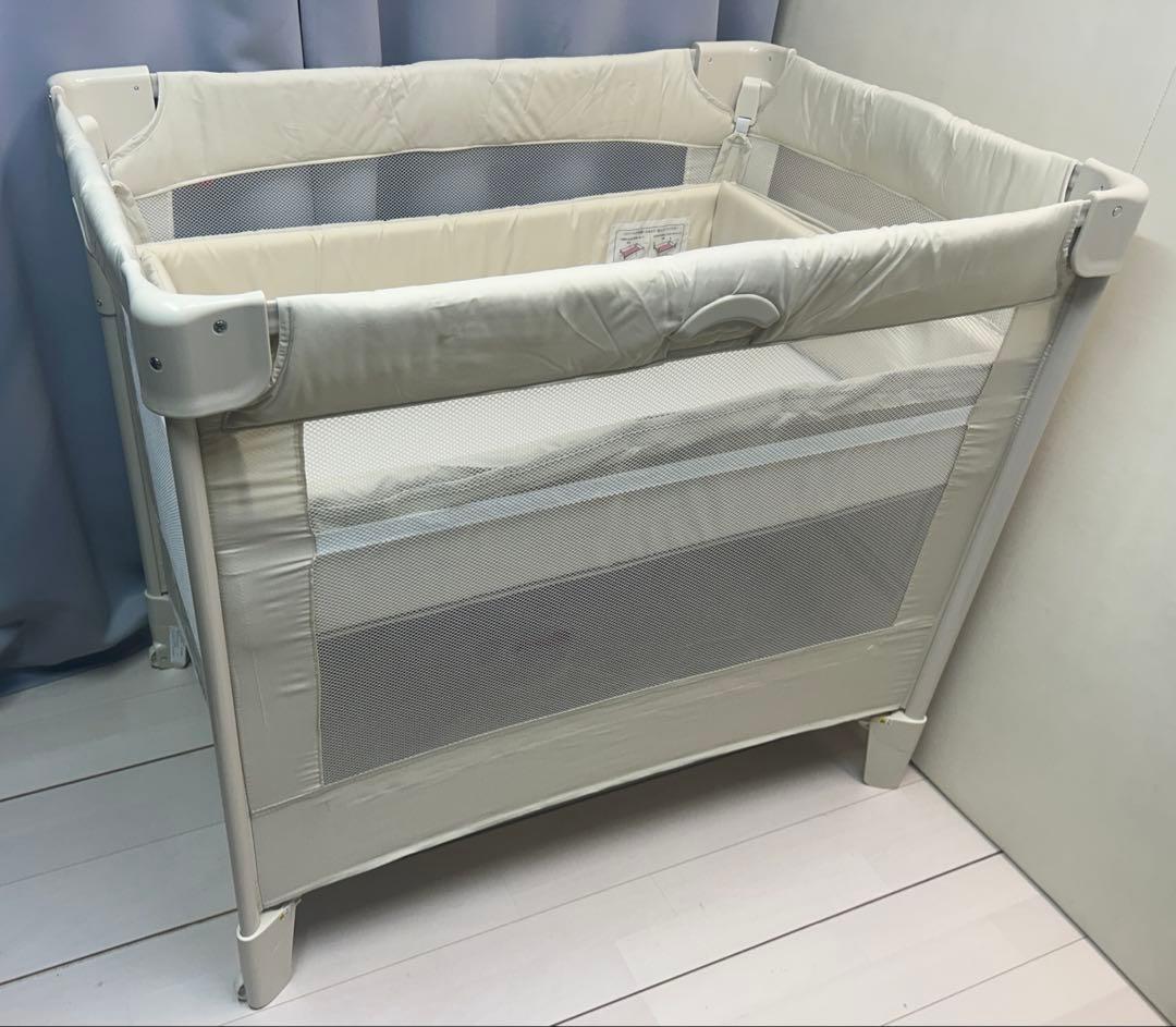 アップリカ　ココネルエアー　折りたためるベビーベッド