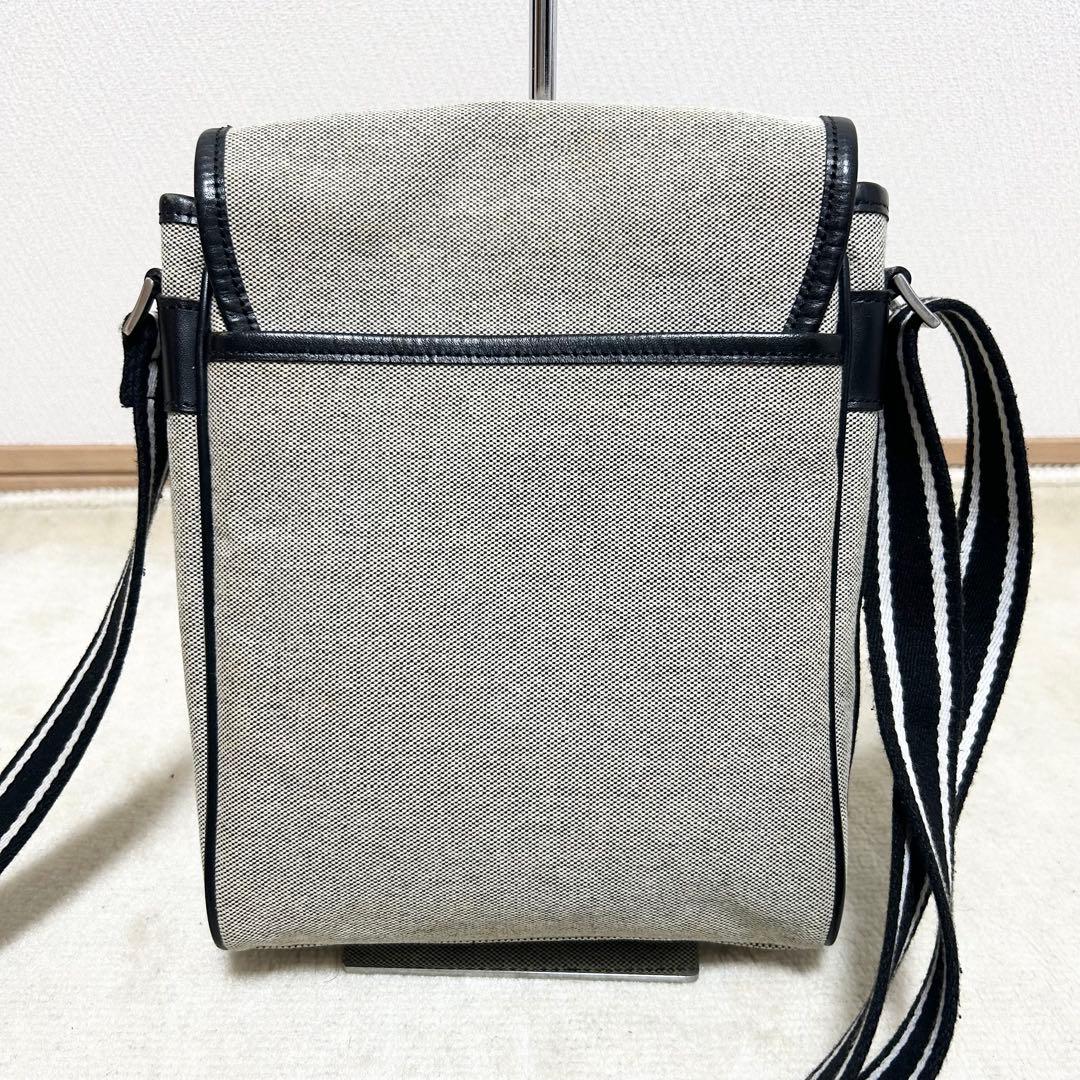 美品　バーバリーブラックレーベル　ショルダーバッグ　ノバチェック　サコッシュ