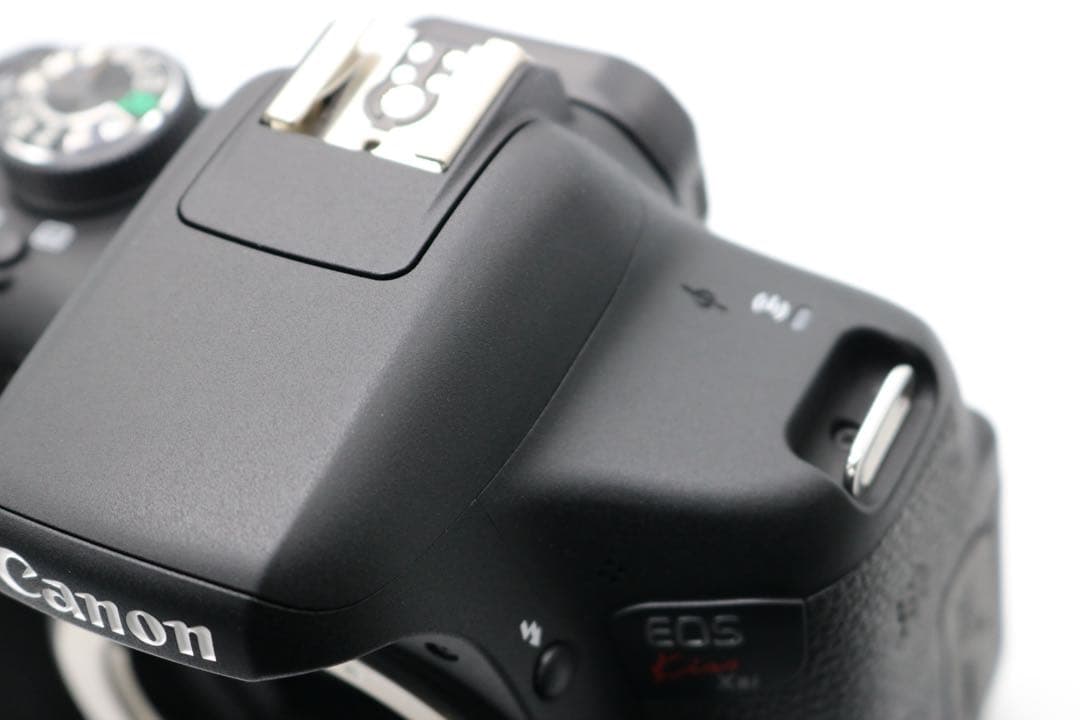 ボディ新品級 【Canon EOS Kiss X8i ダブルレンズセット】
