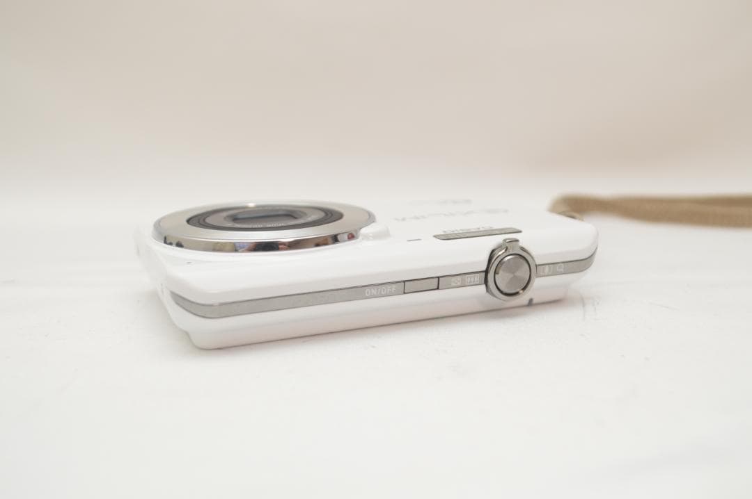 ✨希少美品✨ CASIO EXLIM EX-Z900 ホワイト