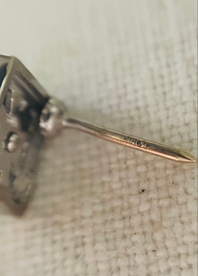 K18製　ピクウェ　ピンブローチ 難あり