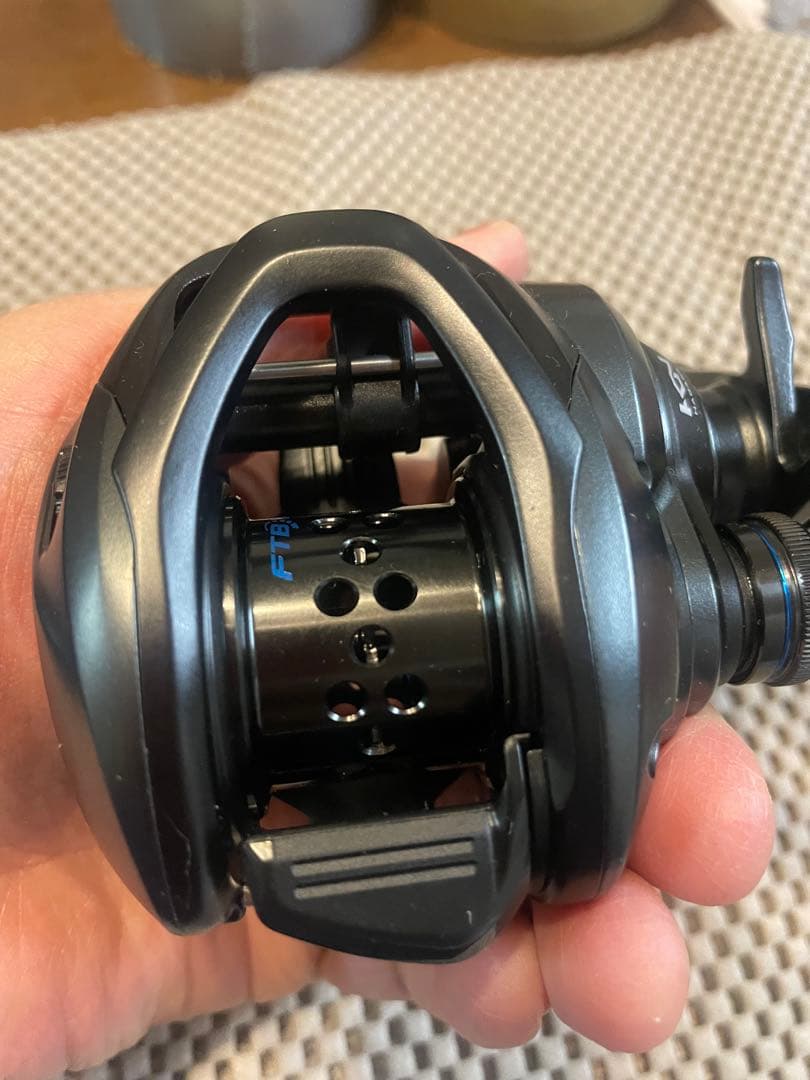 K シマノ　SLX BFS XG ベイトリール